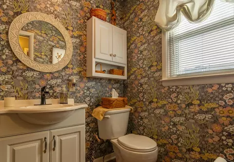 Bath - 253 Marvel Dr, Lancaster, OH 43130 photo 1 of 6