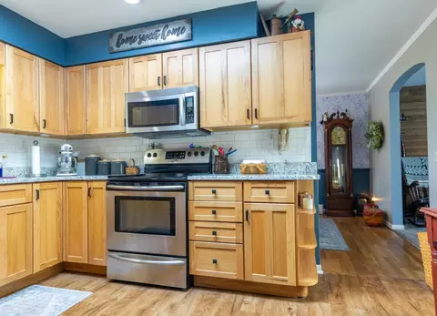 Kitchen - 253 Marvel Dr, Lancaster, OH 43130 photo 2 of 3