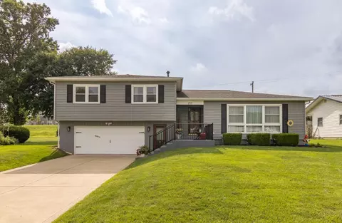 Exterior - 253 Marvel Dr, Lancaster, OH 43130 photo 2 of 10