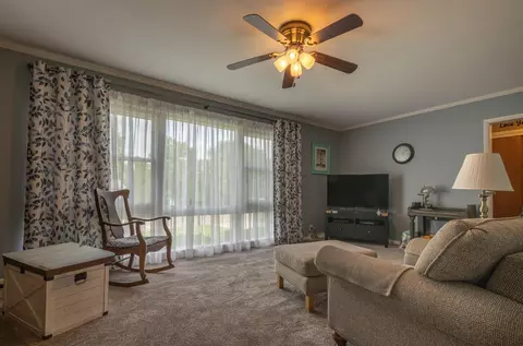Living - 253 Marvel Dr, Lancaster, OH 43130 photo 2 of 2