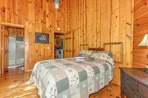 Bedroom - 28560 Blackjack Rd, Logan, OH 43138 photo 6 of 20