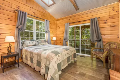 Bedroom - 28560 Blackjack Rd, Logan, OH 43138 photo 10 of 20