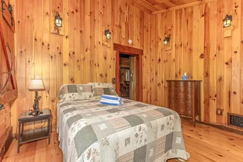 Bedroom - 28560 Blackjack Rd, Logan, OH 43138 photo 15 of 20