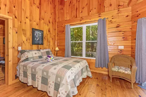 Bedroom - 28560 Blackjack Rd, Logan, OH 43138 photo 3 of 20