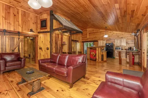 Living - 28560 Blackjack Rd, Logan, OH 43138 photo 14 of 16