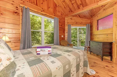 Bedroom - 28560 Blackjack Rd, Logan, OH 43138 photo 1 of 20