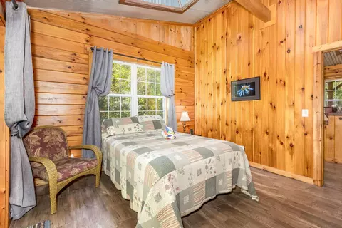 Bedroom - 28560 Blackjack Rd, Logan, OH 43138 photo 8 of 20