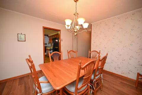 Dining - 673 Edgefield Dr, Marion, OH 43302 photo 2 of 2