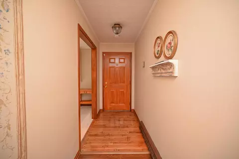 Entry Way - 673 Edgefield Dr, Marion, OH 43302 photo 1 of 2