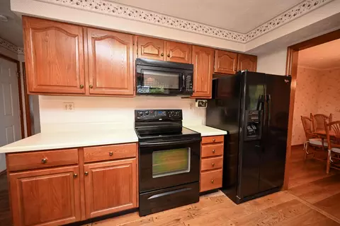 Kitchen - 673 Edgefield Dr, Marion, OH 43302 photo 5 of 5