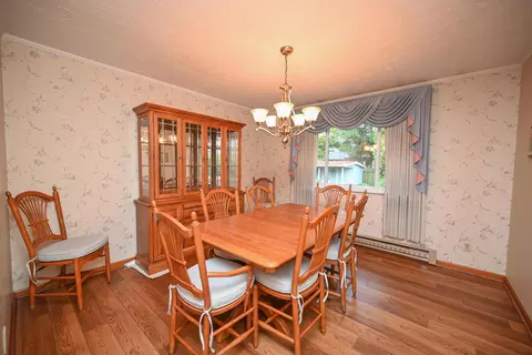 Dining - 673 Edgefield Dr, Marion, OH 43302 photo 1 of 2