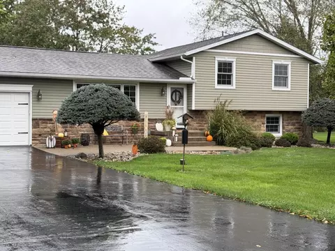 6885 Castlewood Dr NW, Carroll, OH 43112