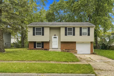 3385 Castleton St, Grove City, OH 43123