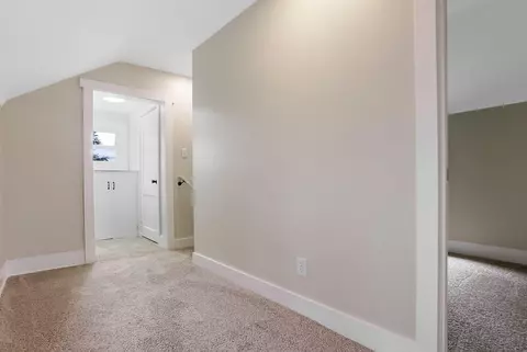 Entry Way - 832 E Main St, Lancaster, OH 43130 photo 5 of 7