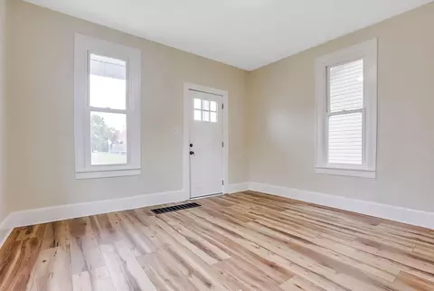 Living - 832 E Main St, Lancaster, OH 43130 photo 5 of 5