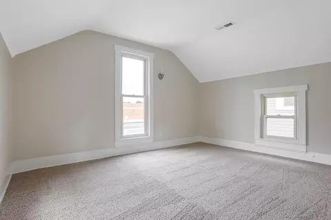 Bedroom - 832 E Main St, Lancaster, OH 43130 photo 4 of 10