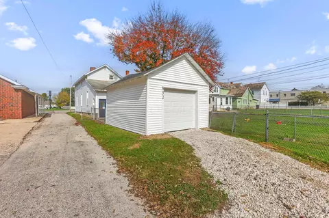 Exterior - 832 E Main St, Lancaster, OH 43130 photo 12 of 13