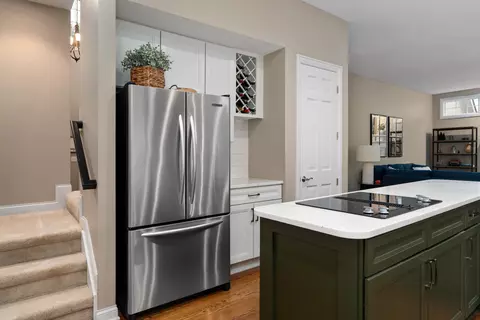 Kitchen - 7651 Kestrel Way E, Dublin, OH 43017 photo 3 of 5