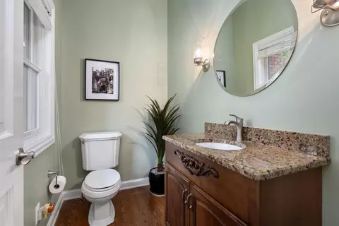 Bath - 7651 Kestrel Way E, Dublin, OH 43017 photo 2 of 8