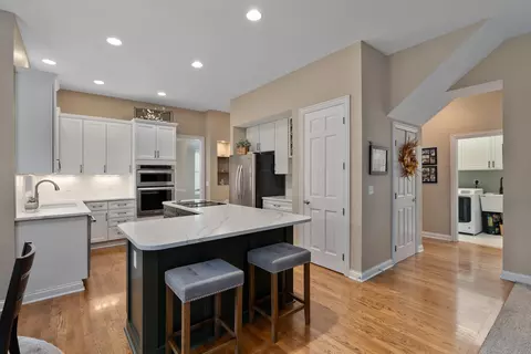 Kitchen - 7651 Kestrel Way E, Dublin, OH 43017 photo 5 of 5