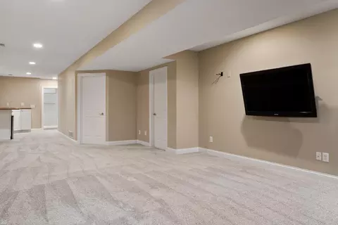 Living - 7651 Kestrel Way E, Dublin, OH 43017 photo 6 of 6
