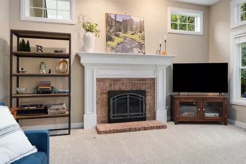 Living - 7651 Kestrel Way E, Dublin, OH 43017 photo 3 of 6