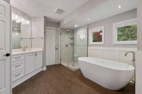 Bath - 7651 Kestrel Way E, Dublin, OH 43017 photo 1 of 8