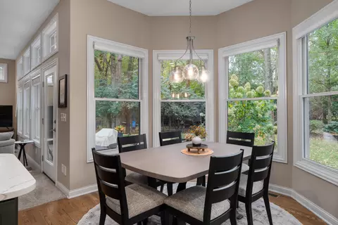 Dining - 7651 Kestrel Way E, Dublin, OH 43017 photo 2 of 2