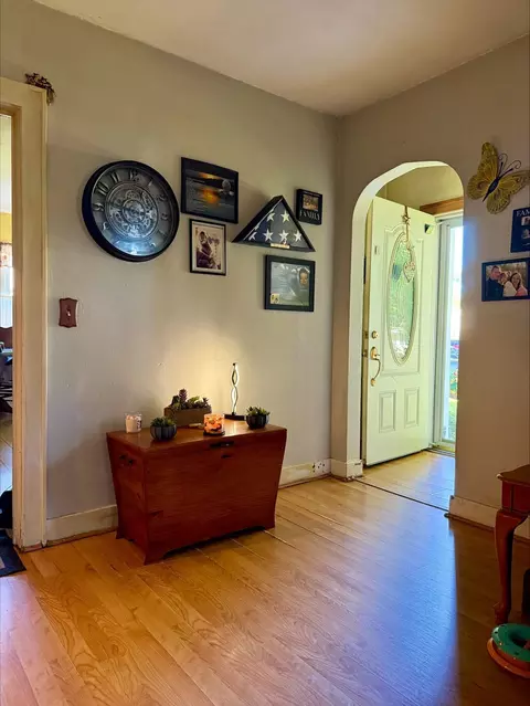 Entry Way - 237 Hickory Dr, Springfield, OH 45503 photo 1 of 1