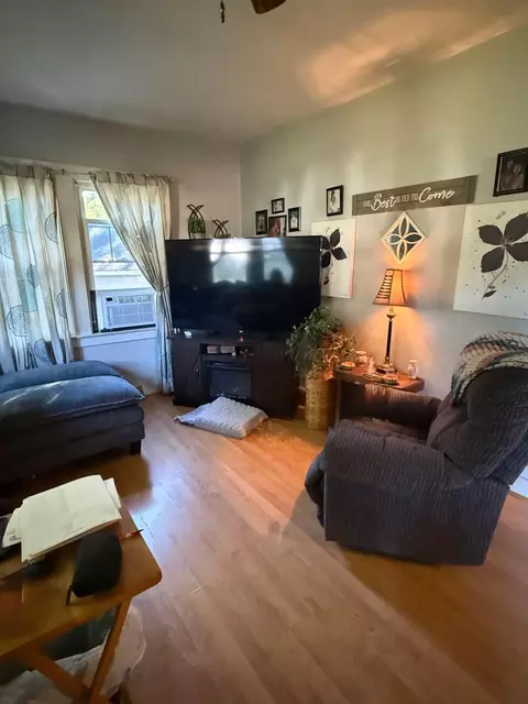 Living - 237 Hickory Dr, Springfield, OH 45503 photo 1 of 1