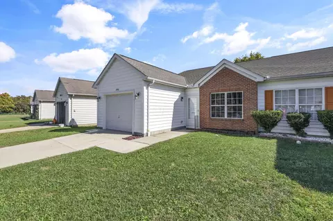 1496 October Ridge Ct, Columbus, OH 43223