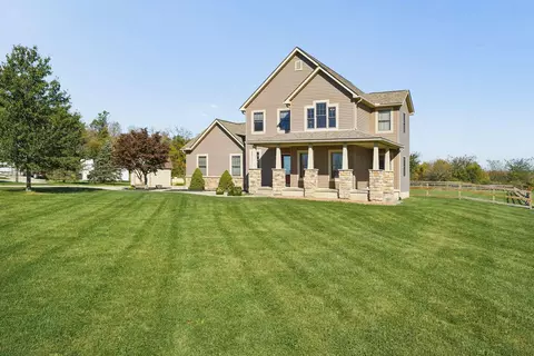 Exterior - 6936 Zane Trail Rd, Circleville, OH 43113 photo 4 of 13