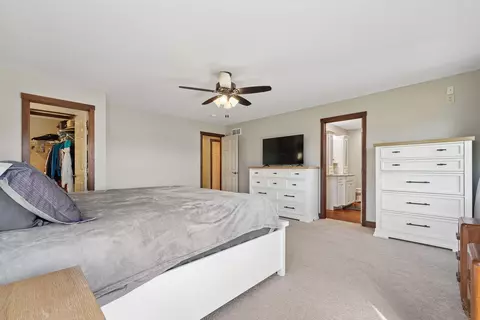 Bedroom - 6936 Zane Trail Rd, Circleville, OH 43113 photo 2 of 6