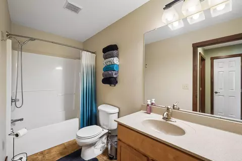 Bath - 6936 Zane Trail Rd, Circleville, OH 43113 photo 5 of 5