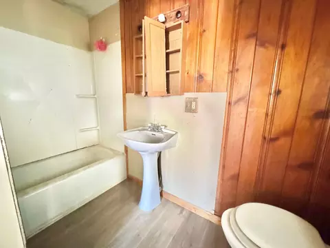 Bath - 511 W Maple St, Willard, OH 44890 photo 1 of 1