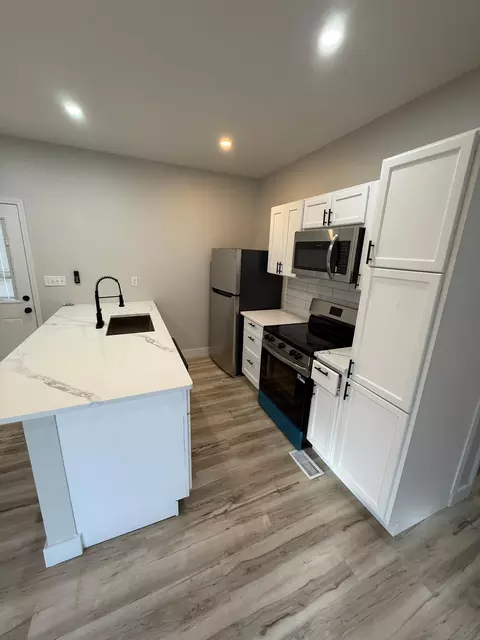 Kitchen - 1037 Warder St, Springfield, OH 45503 photo 2 of 2