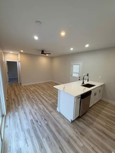 Living - 1037 Warder St, Springfield, OH 45503 photo 1 of 1