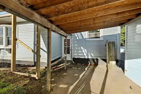 Exterior - 816 Homestead Ave, Springfield, OH 45503 photo 5 of 9