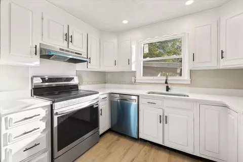 Kitchen - 816 Homestead Ave, Springfield, OH 45503 photo 2 of 3