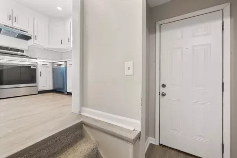 Entry Way - 816 Homestead Ave, Springfield, OH 45503 photo 5 of 5