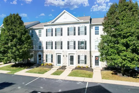 7204 Billy Goat Dr #61, New Albany, OH 43054