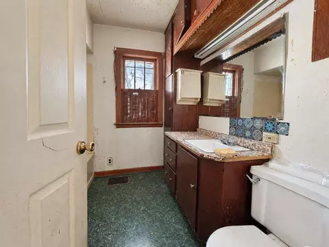 Bath - 418 Bellevue Ave, Springfield, OH 45503 photo 3 of 3