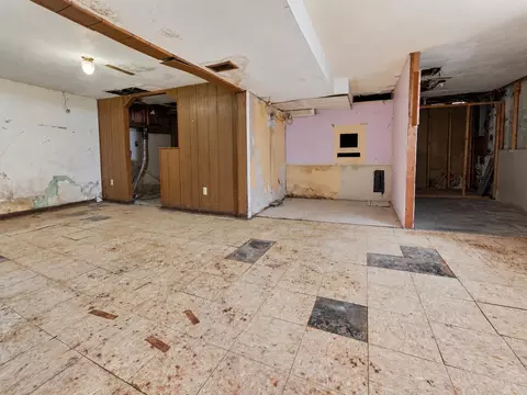 Living - 418 Bellevue Ave, Springfield, OH 45503 photo 5 of 6