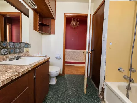 Bath - 418 Bellevue Ave, Springfield, OH 45503 photo 1 of 3