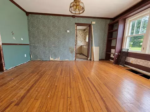 Living - 418 Bellevue Ave, Springfield, OH 45503 photo 3 of 6