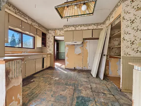 Kitchen - 418 Bellevue Ave, Springfield, OH 45503 photo 1 of 2