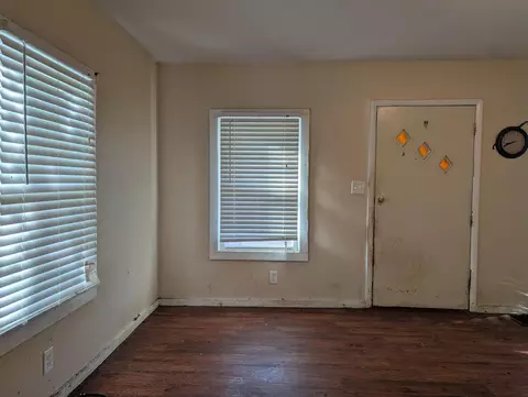 Living - 2744 Sunset Ave, Springfield, OH 45505 photo 1 of 2