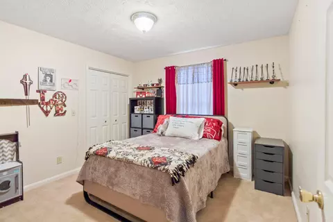 Bedroom - 617 Donnelly Ave, Springfield, OH 45503 photo 1 of 7