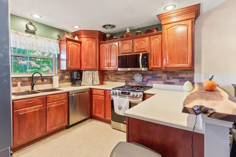 Kitchen - 617 Donnelly Ave, Springfield, OH 45503 photo 1 of 4