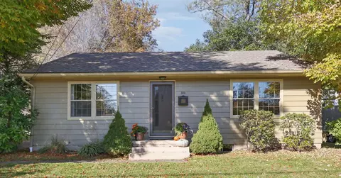 324 E Maple St, Granville, OH 43023